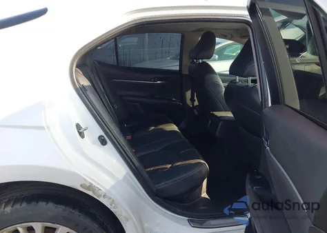 2018 Toyota Camry Hybrid Xle z USA, uszkodzony, nr VIN 4T1B21HK4JU006372